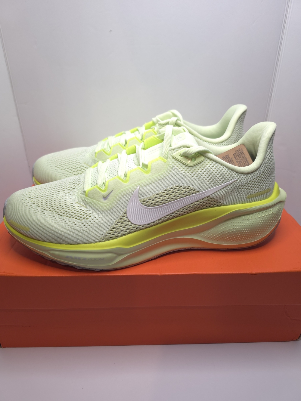 Nike Women’s Air Zoom Pegasus 41 Barley Volt 8.5W - Picture 3 of 8
